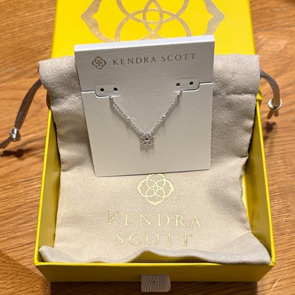NEW!! Kendra Scott Dazzling Silver Snowflake ❄️ Necklace - Picture 2 of 3